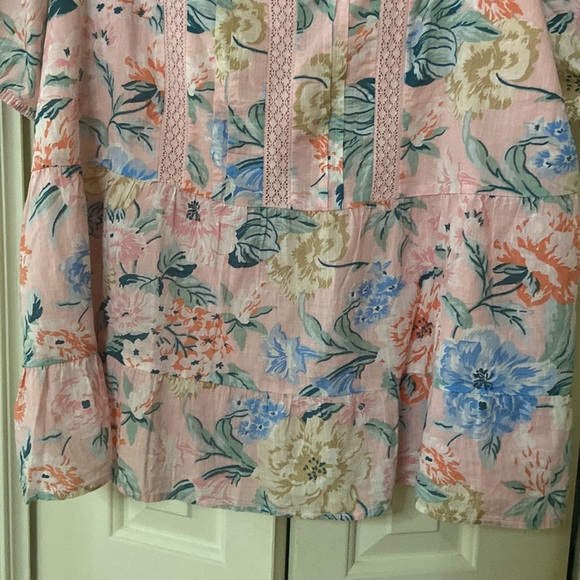 NWOT Loft pink floral blouse - Picture 3 of 3